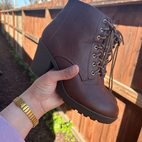 Shoes - Women’s Brown Lace-Up Block Heel Ankle Boots